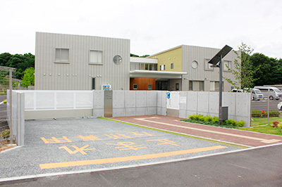 現小池学園正門